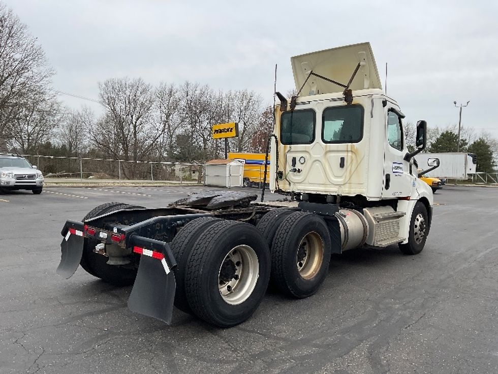 Day Cab Tractor-Heavy Duty Tractors-Freightliner-2019-T12664ST-Akron-OH-318,646\n\t\tmiles-$ 53,500 - Image 7
