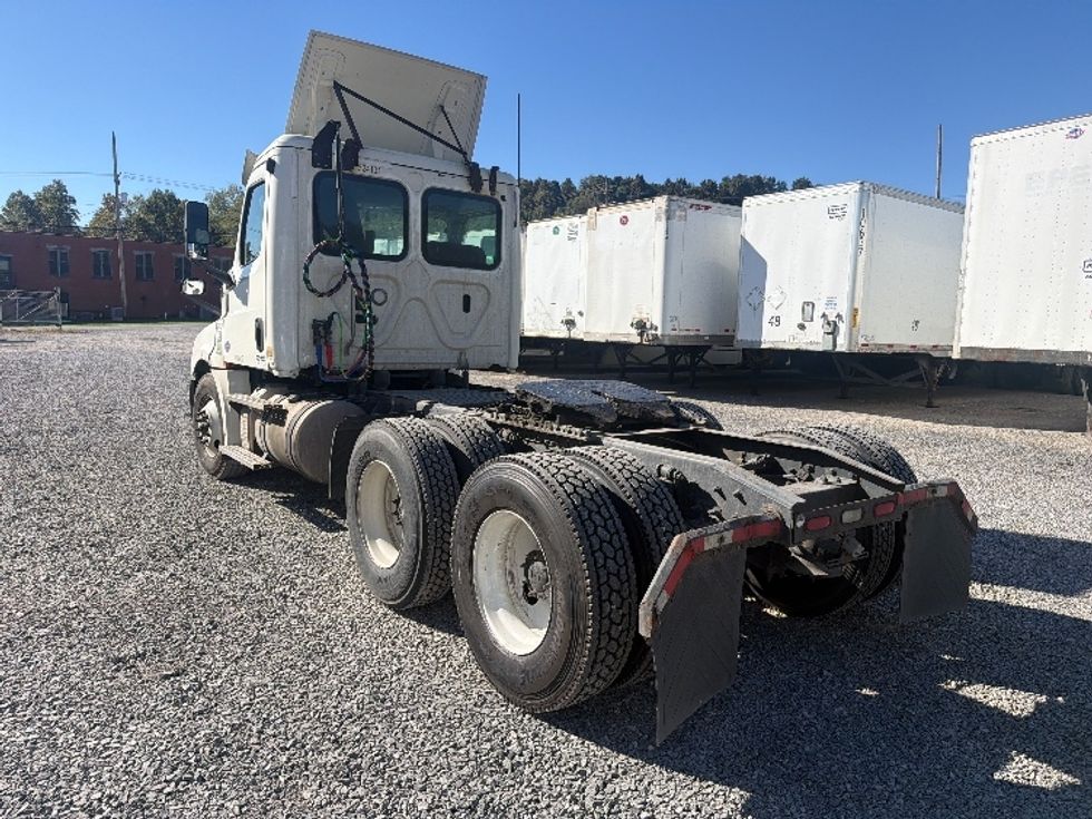 Day Cab Tractor-Heavy Duty Tractors-Freightliner-2019-T12664ST-Akron-OH-461,329\n\t\tmiles-$ 40,500 - Image 5