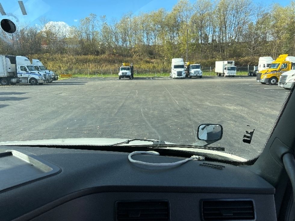 Day Cab Tractor-Heavy Duty Tractors-Freightliner-2019-T12664ST-Akron-OH-494,055\n\t\tmiles-$ 37,750 - Image 12