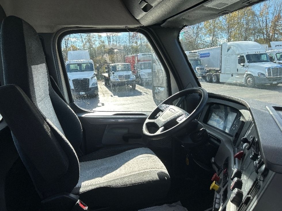 Day Cab Tractor-Heavy Duty Tractors-Freightliner-2019-T12664ST-Akron-OH-494,055\n\t\tmiles-$ 37,750 - Image 13
