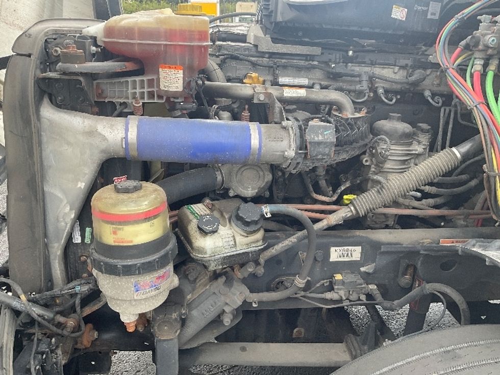 Day Cab Tractor-Heavy Duty Tractors-Freightliner-2019-T12664ST-Akron-OH-528,014\n\t\tmiles-$ 31,000 - Image 15