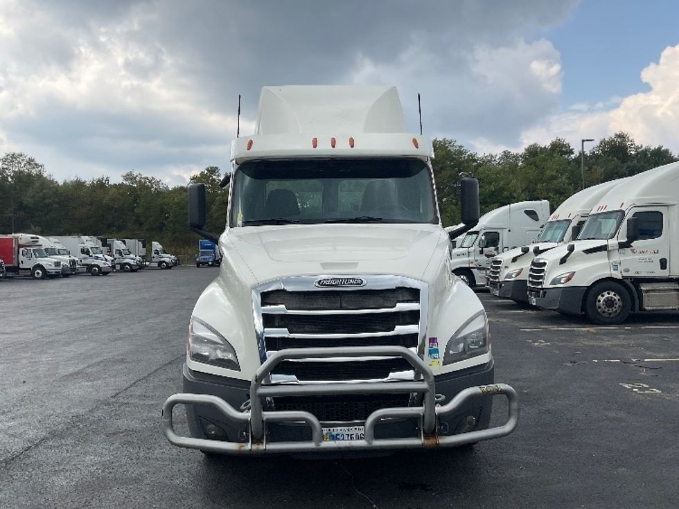 Day Cab Tractor-Heavy Duty Tractors-Freightliner-2019-T12664ST-Akron-OH-528,014\n\t\tmiles-$ 31,000 - Image 2