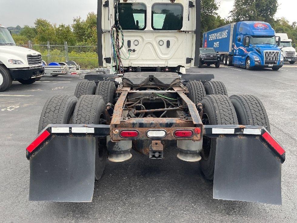 Day Cab Tractor-Heavy Duty Tractors-Freightliner-2019-T12664ST-Akron-OH-528,014\n\t\tmiles-$ 31,000 - Image 6