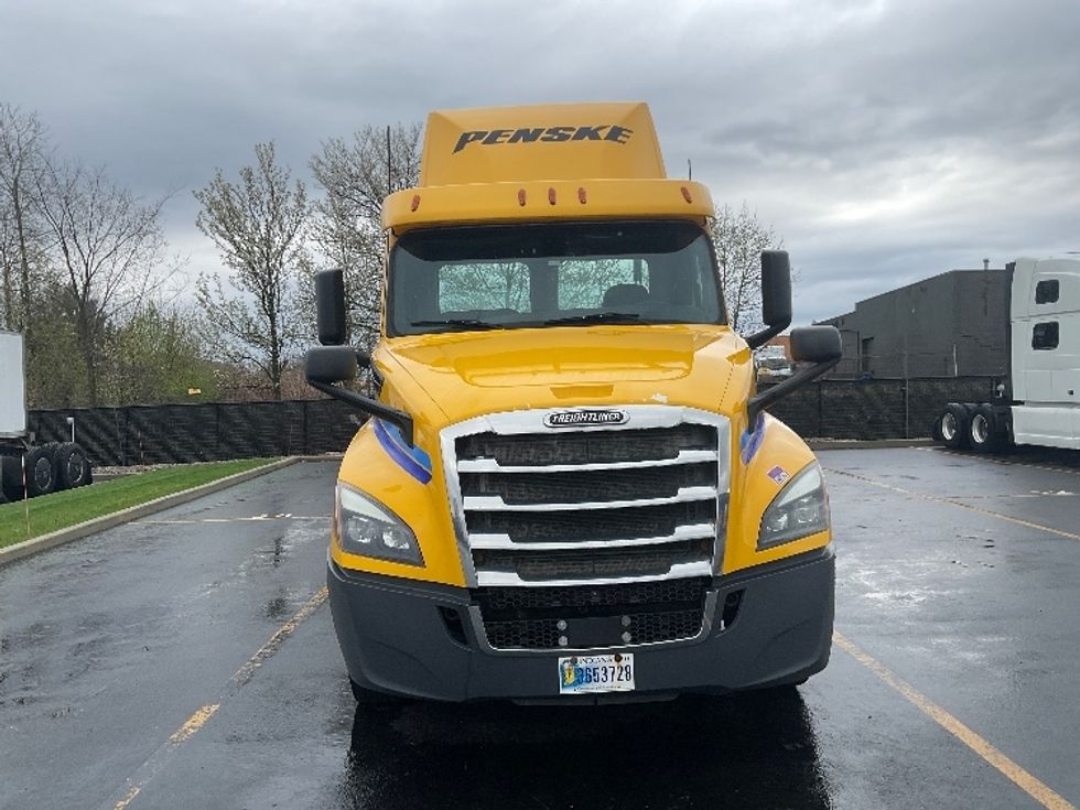 Day Cab Tractor-Heavy Duty Tractors-Freightliner-2019-T12664ST-Akron-OH-600,661\n\t\tmiles-$ 23,500 - Image 2