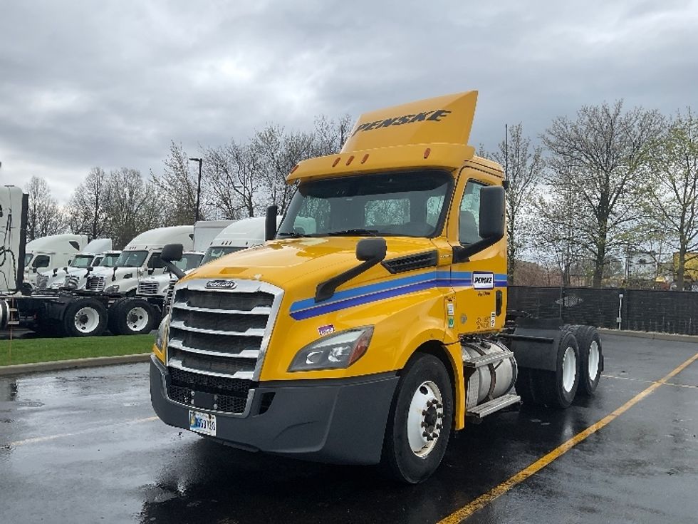 Day Cab Tractor-Heavy Duty Tractors-Freightliner-2019-T12664ST-Akron-OH-600,661\n\t\tmiles-$ 23,500 - Image 3