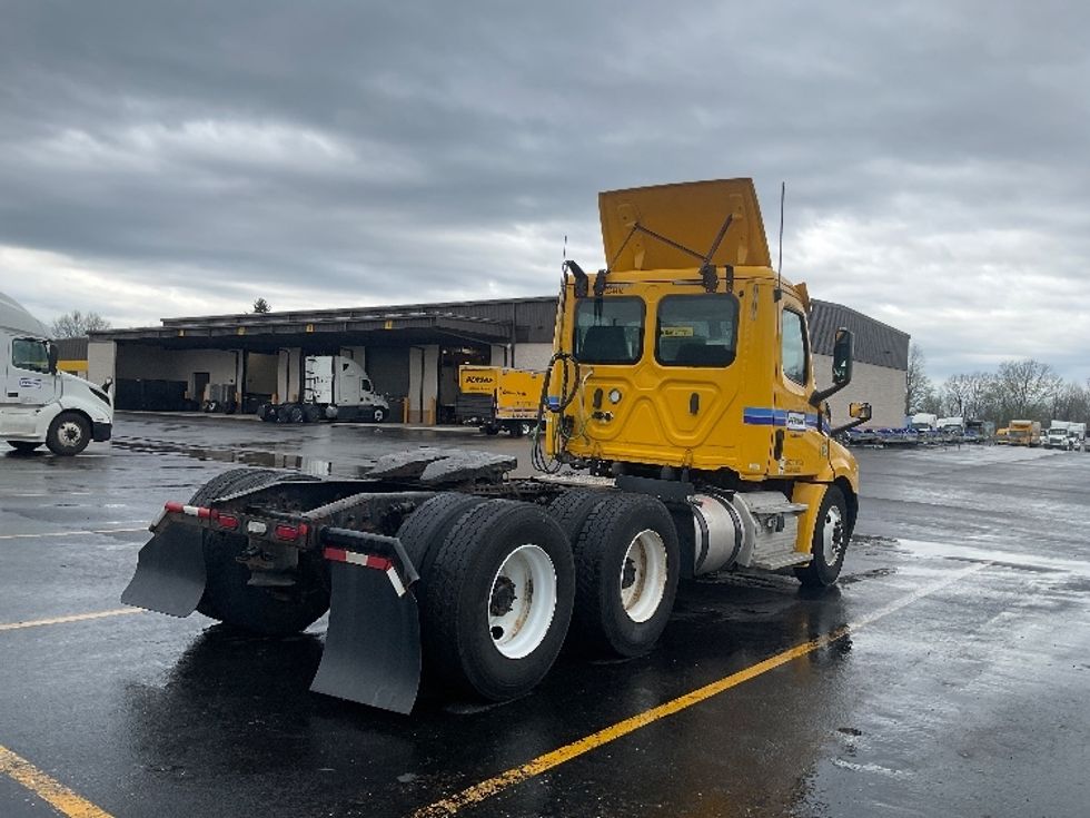 Day Cab Tractor-Heavy Duty Tractors-Freightliner-2019-T12664ST-Akron-OH-600,661\n\t\tmiles-$ 23,500 - Image 7