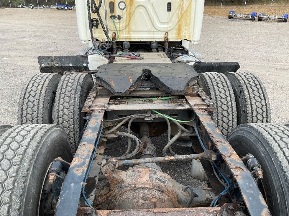 Day Cab Tractor-Heavy Duty Tractors-Freightliner-2019-T12664ST-Akron-OH-670,877\n\t\tmiles-$ 24,250 - Image 6