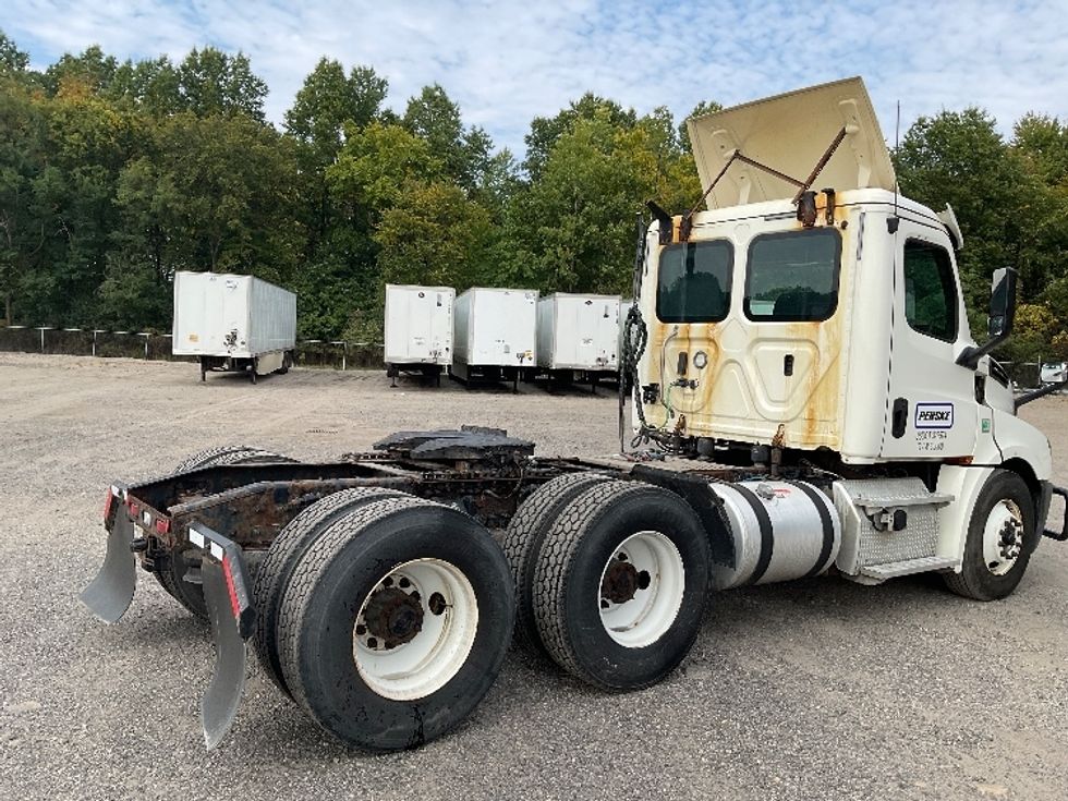 Day Cab Tractor-Heavy Duty Tractors-Freightliner-2019-T12664ST-Akron-OH-670,877\n\t\tmiles-$ 24,250 - Image 7