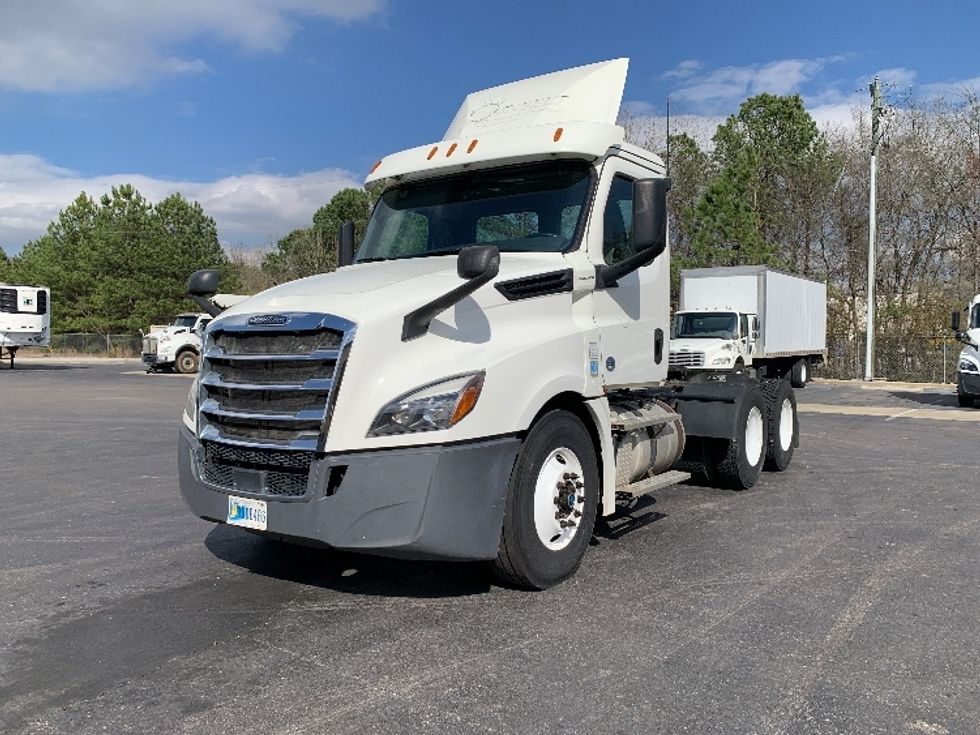 Day Cab Tractor-Heavy Duty Tractors-Freightliner-2019-T12664ST-Alabaster-AL-503,145\n\t\tmiles-$ 38,250 - Image 3