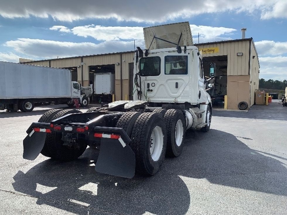 Day Cab Tractor-Heavy Duty Tractors-Freightliner-2019-T12664ST-Alabaster-AL-503,145\n\t\tmiles-$ 38,250 - Image 7
