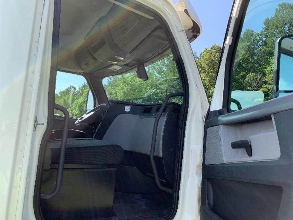 Day Cab Tractor-Heavy Duty Tractors-Freightliner-2019-T12664ST-Alabaster-AL-707,879\n\t\tmiles-$ 26,750 - Image 12