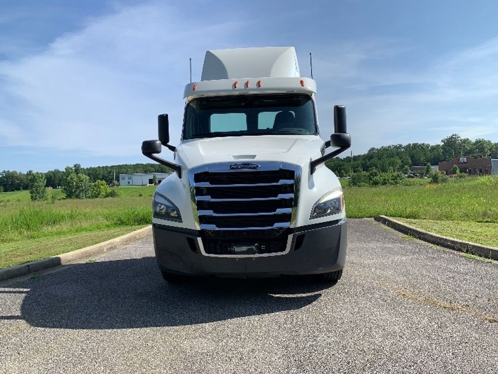 Day Cab Tractor-Heavy Duty Tractors-Freightliner-2019-T12664ST-Alabaster-AL-707,879\n\t\tmiles-$ 26,750 - Image 2