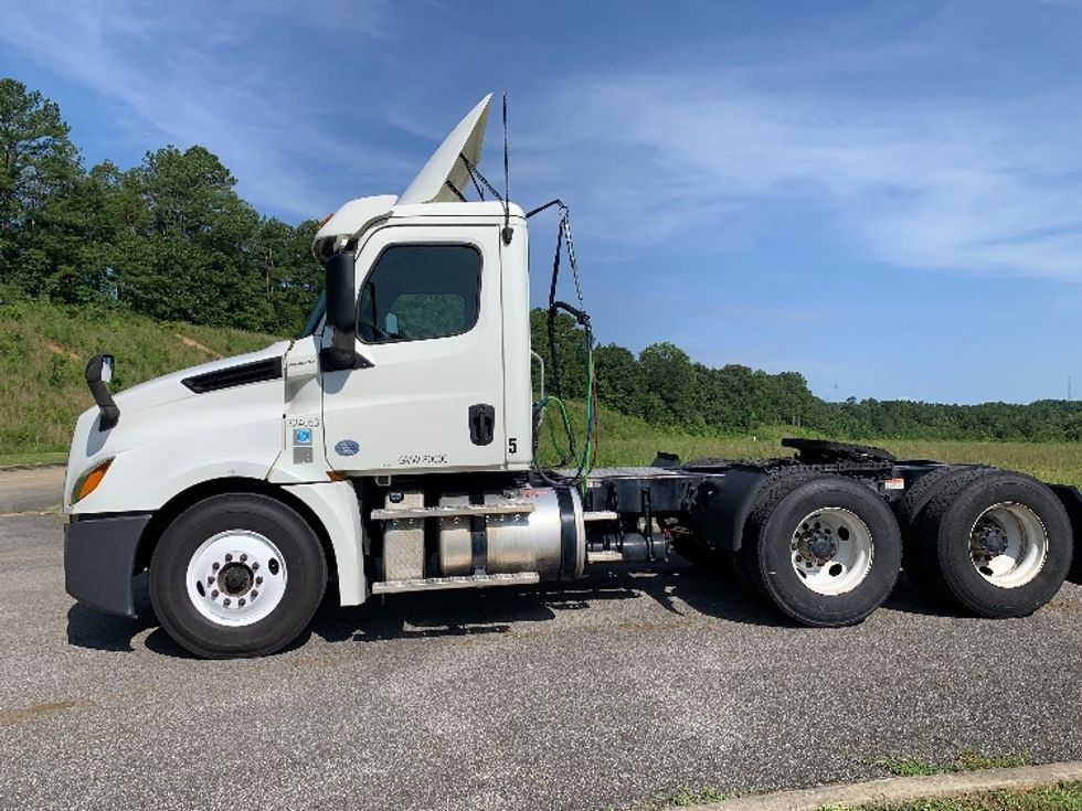 Day Cab Tractor-Heavy Duty Tractors-Freightliner-2019-T12664ST-Alabaster-AL-707,879\n\t\tmiles-$ 26,750 - Image 4