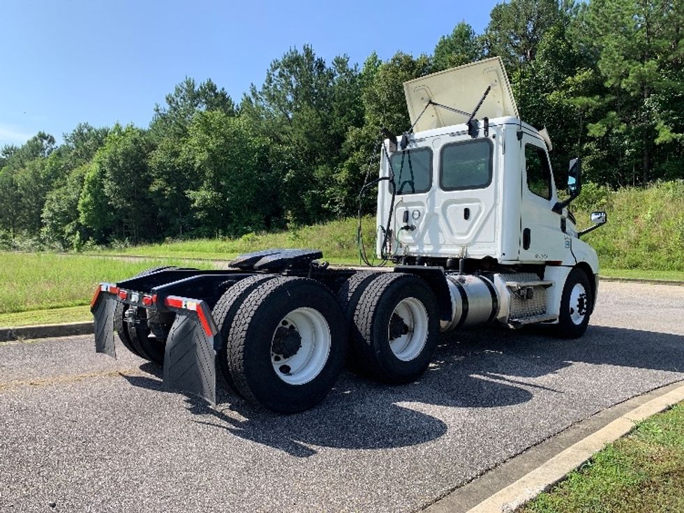 Day Cab Tractor-Heavy Duty Tractors-Freightliner-2019-T12664ST-Alabaster-AL-707,879\n\t\tmiles-$ 26,750 - Image 7