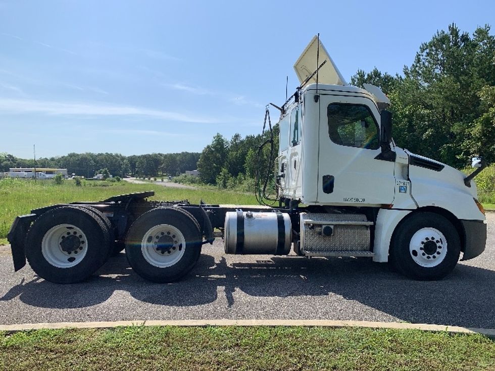 Day Cab Tractor-Heavy Duty Tractors-Freightliner-2019-T12664ST-Alabaster-AL-707,879\n\t\tmiles-$ 26,750 - Image 8