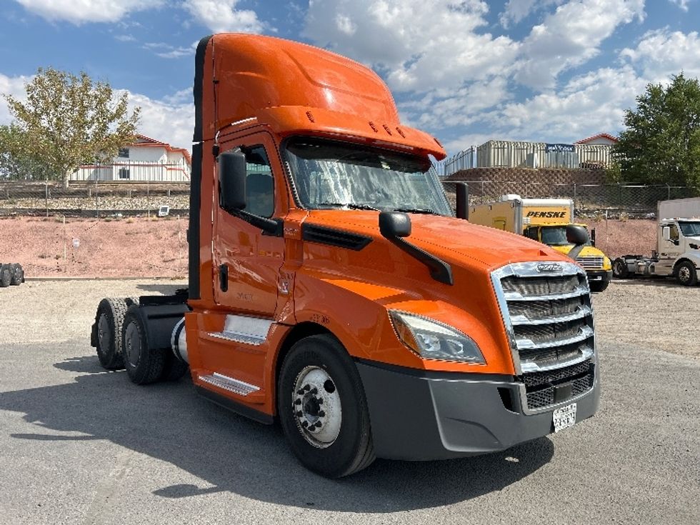 Day Cab Tractor-Heavy Duty Tractors-Freightliner-2019-T12664ST-Albuquerque-NM-531,967\n\t\tmiles-$ 36,500 - Image 1