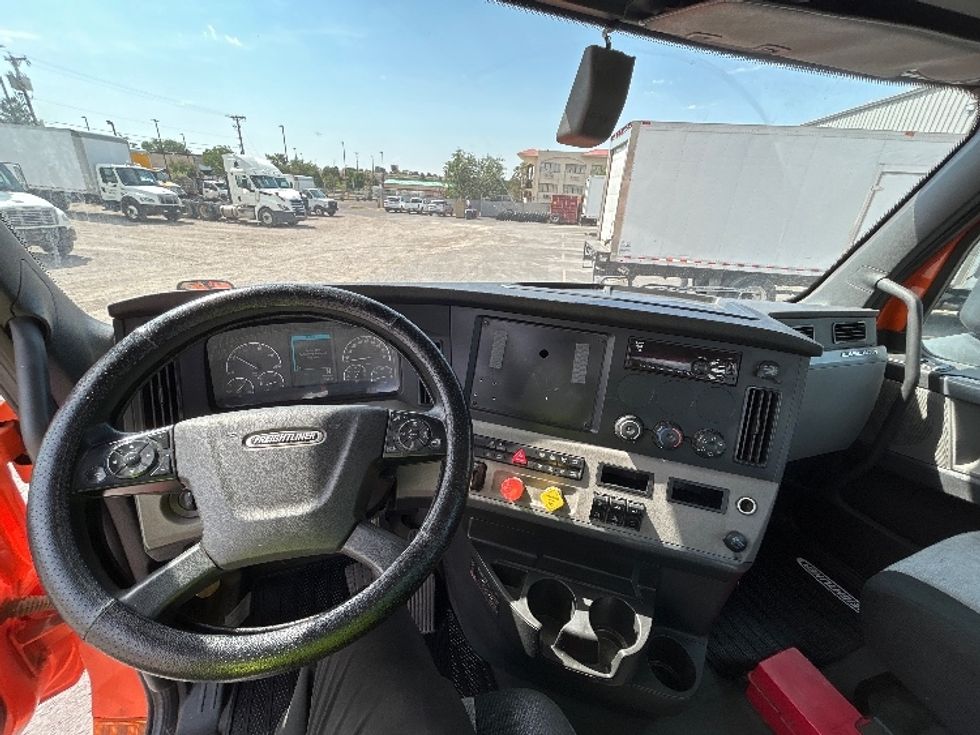 Day Cab Tractor-Heavy Duty Tractors-Freightliner-2019-T12664ST-Albuquerque-NM-531,967\n\t\tmiles-$ 36,500 - Image 11
