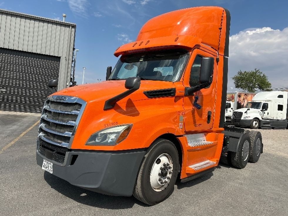 Day Cab Tractor-Heavy Duty Tractors-Freightliner-2019-T12664ST-Albuquerque-NM-531,967\n\t\tmiles-$ 36,500 - Image 3