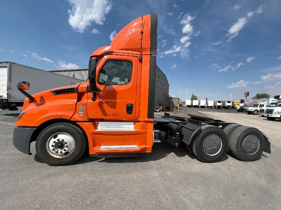 Day Cab Tractor-Heavy Duty Tractors-Freightliner-2019-T12664ST-Albuquerque-NM-531,967\n\t\tmiles-$ 36,500 - Image 4