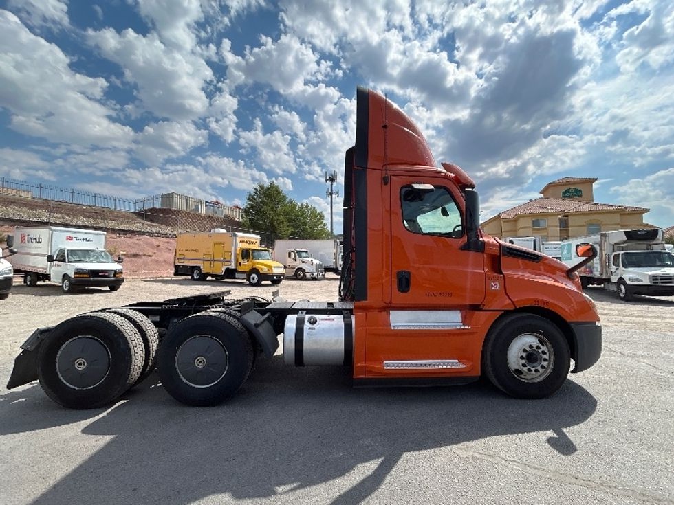 Day Cab Tractor-Heavy Duty Tractors-Freightliner-2019-T12664ST-Albuquerque-NM-531,967\n\t\tmiles-$ 36,500 - Image 8