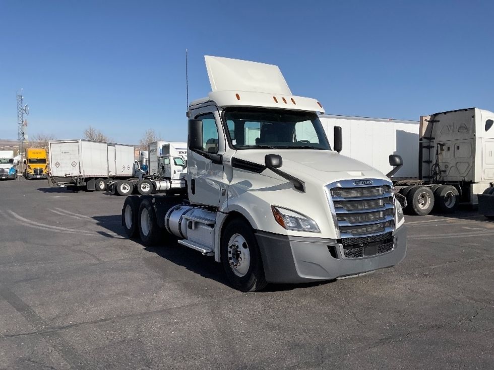 Day Cab Tractor-Heavy Duty Tractors-Freightliner-2019-T12664ST-Albuquerque-NM-566,863\n\t\tmiles-$ 38,500 - Image 1