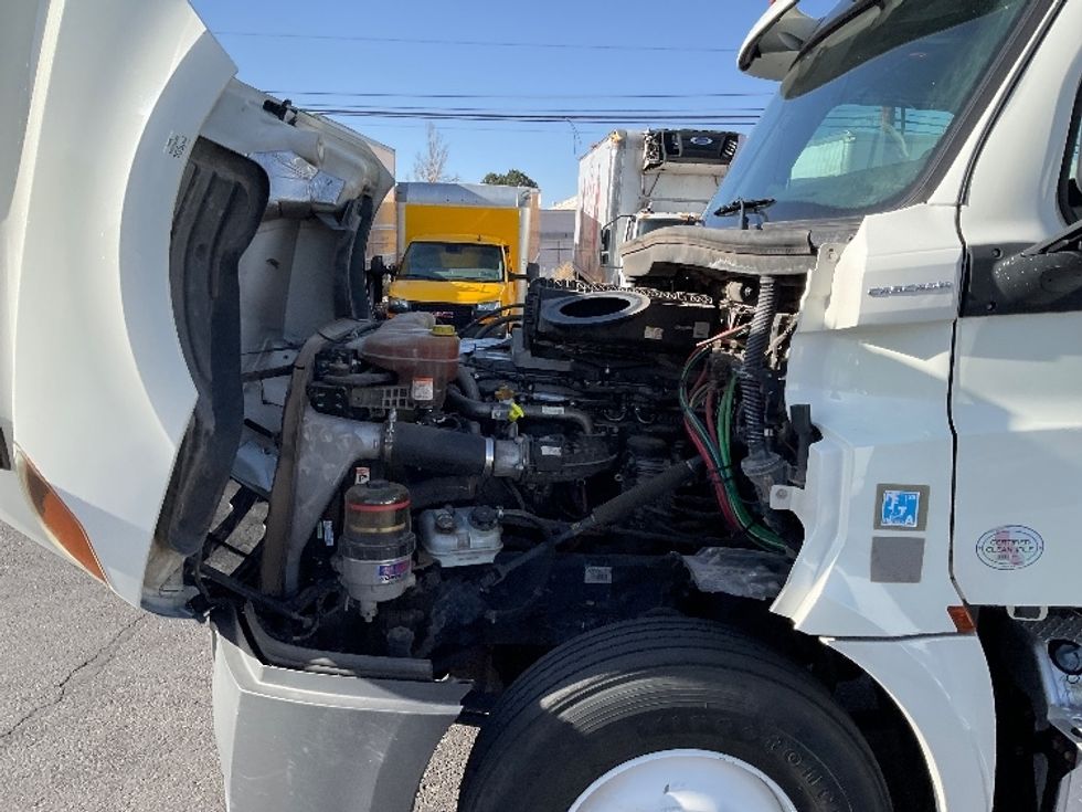 Day Cab Tractor-Heavy Duty Tractors-Freightliner-2019-T12664ST-Albuquerque-NM-566,863\n\t\tmiles-$ 38,500 - Image 15