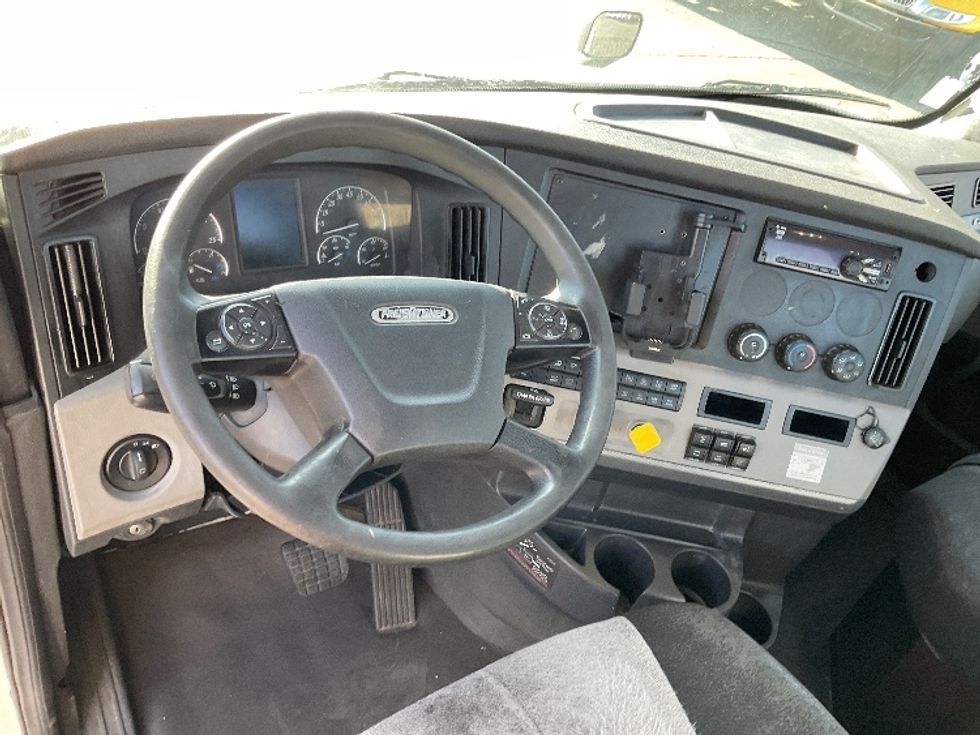 Day Cab Tractor-Heavy Duty Tractors-Freightliner-2019-T12664ST-Albuquerque-NM-566,863\n\t\tmiles-$ 38,500 - Image 19