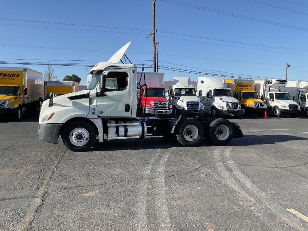 Day Cab Tractor-Heavy Duty Tractors-Freightliner-2019-T12664ST-Albuquerque-NM-566,863\n\t\tmiles-$ 38,500 - Image 4