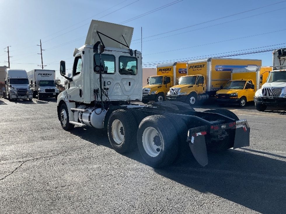 Day Cab Tractor-Heavy Duty Tractors-Freightliner-2019-T12664ST-Albuquerque-NM-566,863\n\t\tmiles-$ 38,500 - Image 5