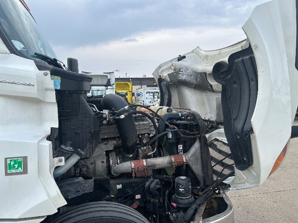 Day Cab Tractor-Heavy Duty Tractors-Freightliner-2019-T12664ST-Allen Park-MI-348,951\n\t\tmiles-$ 44,000 - Image 15