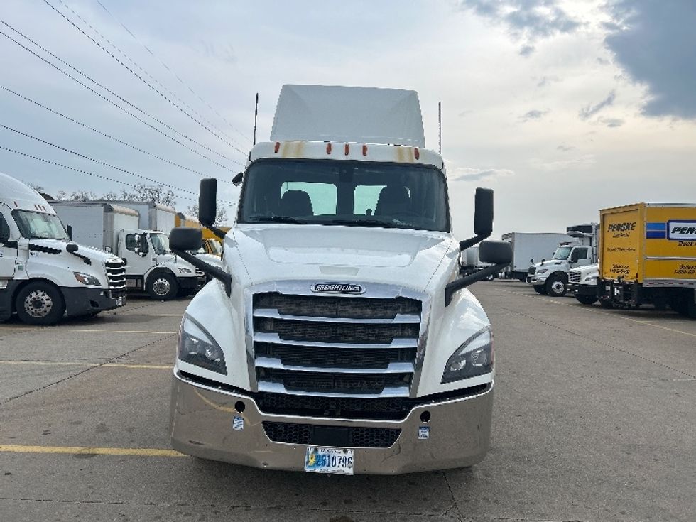 Day Cab Tractor-Heavy Duty Tractors-Freightliner-2019-T12664ST-Allen Park-MI-348,951\n\t\tmiles-$ 44,000 - Image 2