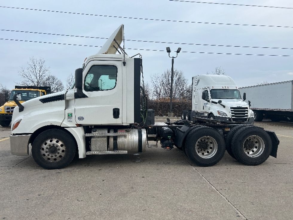 Day Cab Tractor-Heavy Duty Tractors-Freightliner-2019-T12664ST-Allen Park-MI-348,951\n\t\tmiles-$ 44,000 - Image 4
