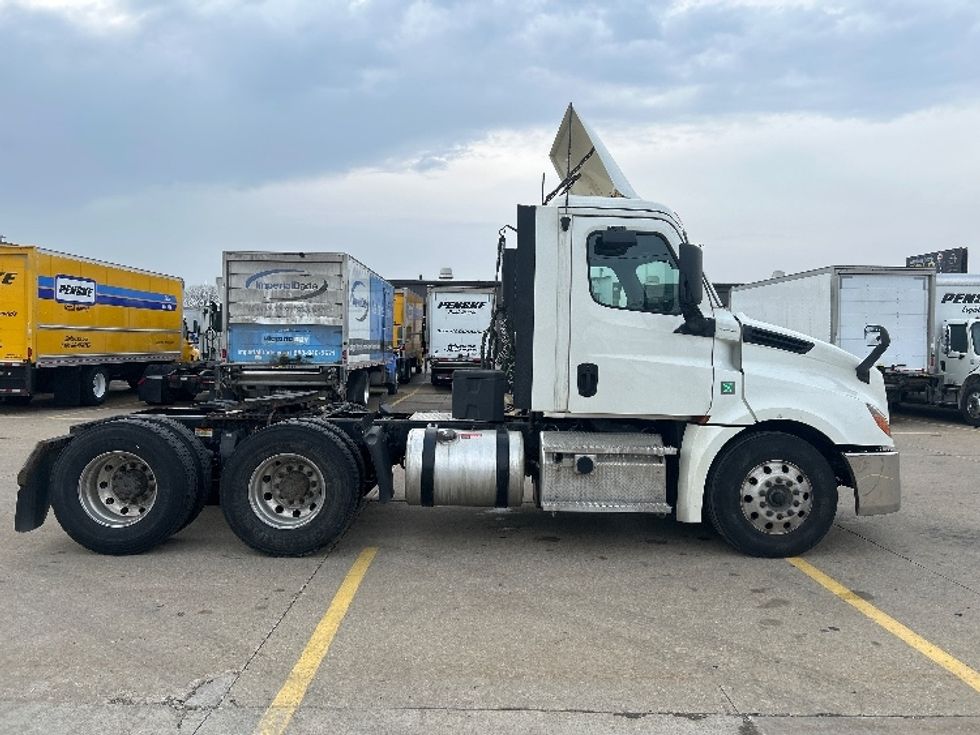 Day Cab Tractor-Heavy Duty Tractors-Freightliner-2019-T12664ST-Allen Park-MI-348,951\n\t\tmiles-$ 44,000 - Image 8