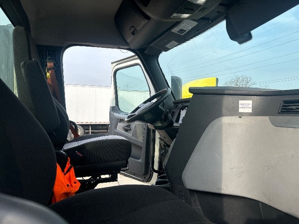 Day Cab Tractor-Heavy Duty Tractors-Freightliner-2019-T12664ST-Allen Park-MI-429,798\n\t\tmiles-$ 40,500 - Image 14