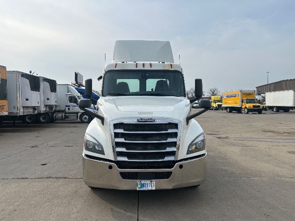 Day Cab Tractor-Heavy Duty Tractors-Freightliner-2019-T12664ST-Allen Park-MI-429,798\n\t\tmiles-$ 40,500 - Image 2