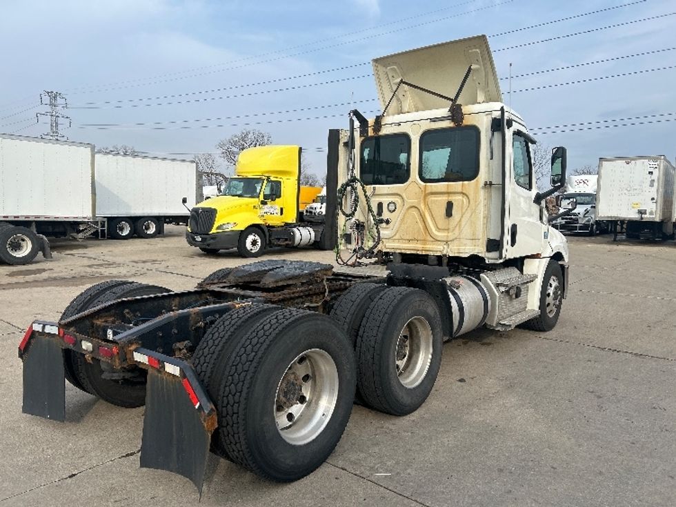 Day Cab Tractor-Heavy Duty Tractors-Freightliner-2019-T12664ST-Allen Park-MI-429,798\n\t\tmiles-$ 40,500 - Image 7