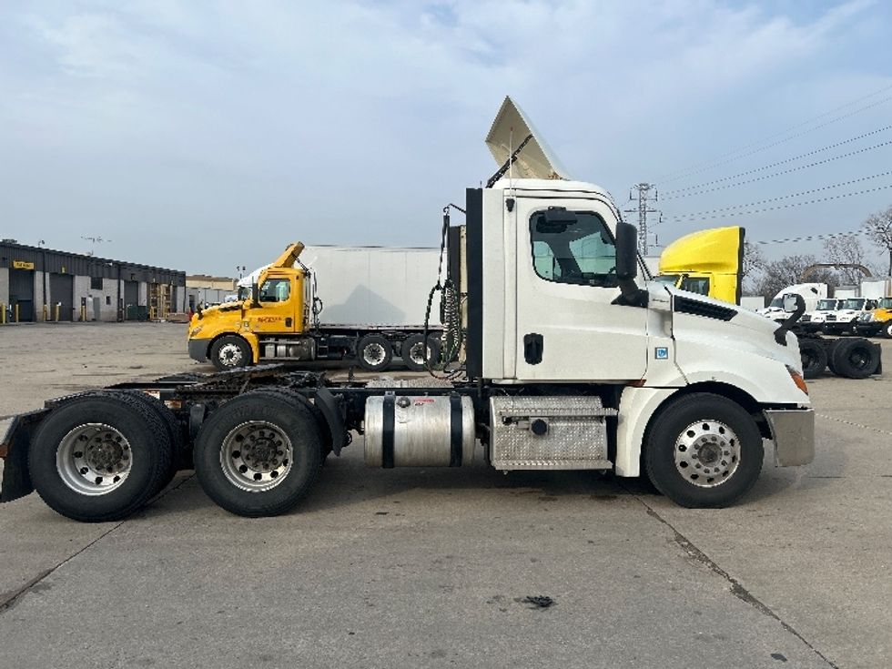 Day Cab Tractor-Heavy Duty Tractors-Freightliner-2019-T12664ST-Allen Park-MI-429,798\n\t\tmiles-$ 40,500 - Image 8
