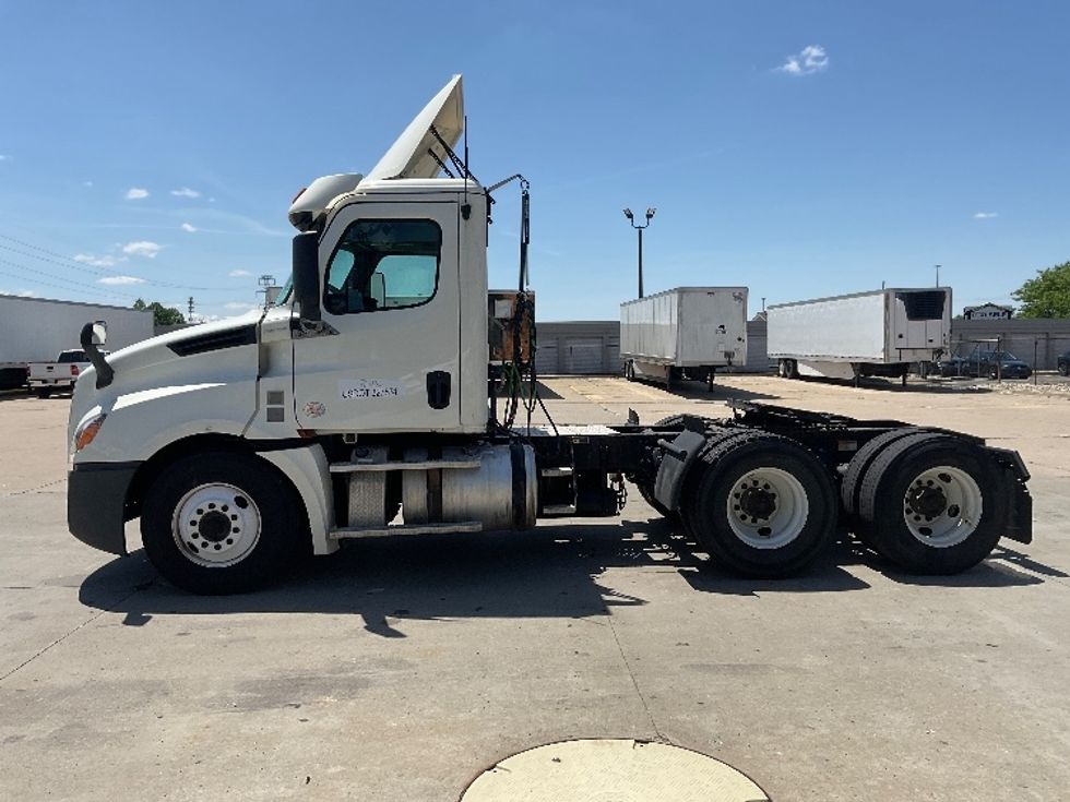 Day Cab Tractor-Heavy Duty Tractors-Freightliner-2019-T12664ST-Allen Park-MI-856,956\n\t\tmiles-$ 23,250 - Image 4