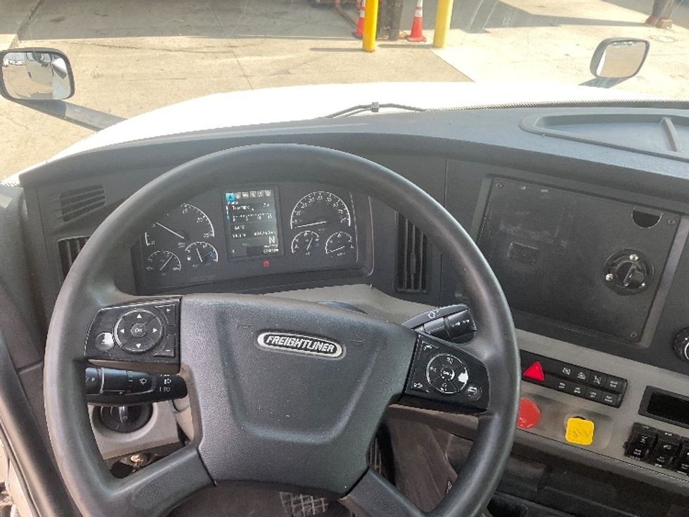 Day Cab Tractor-Heavy Duty Tractors-Freightliner-2019-T12664ST-Allen Park-MI-894,107\n\t\tmiles-$ 23,000 - Image 11