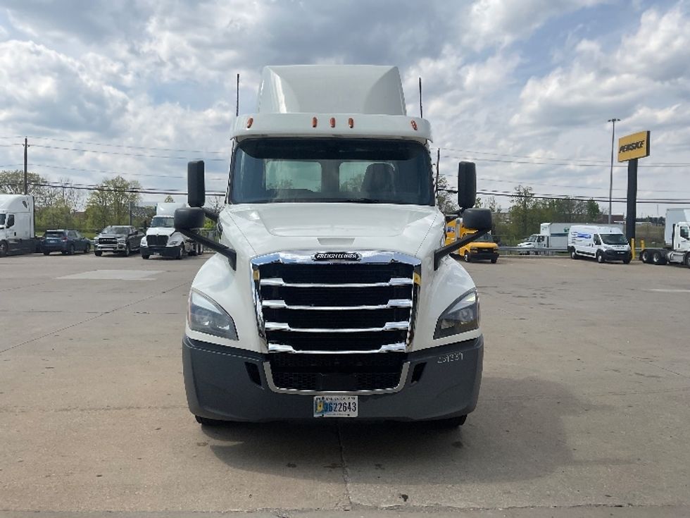 Day Cab Tractor-Heavy Duty Tractors-Freightliner-2019-T12664ST-Allen Park-MI-894,107\n\t\tmiles-$ 23,000 - Image 2