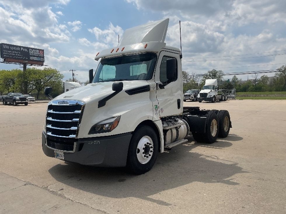 Day Cab Tractor-Heavy Duty Tractors-Freightliner-2019-T12664ST-Allen Park-MI-894,107\n\t\tmiles-$ 23,000 - Image 3