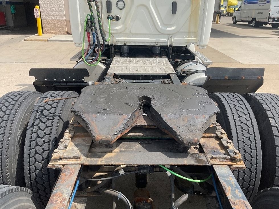 Day Cab Tractor-Heavy Duty Tractors-Freightliner-2019-T12664ST-Allen Park-MI-894,107\n\t\tmiles-$ 23,000 - Image 6