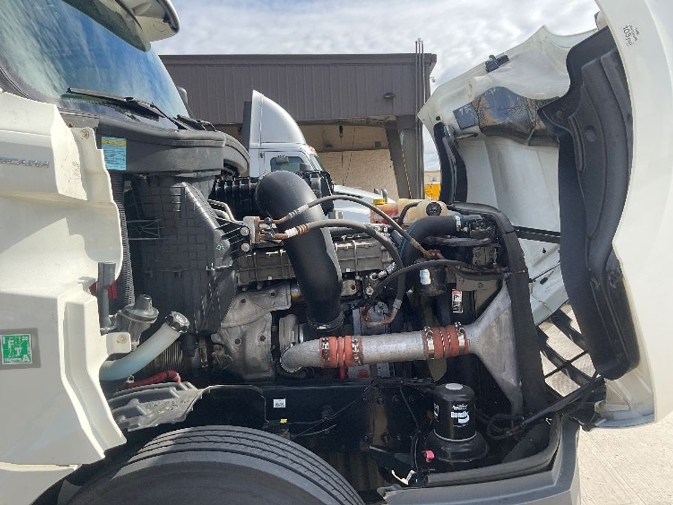 Day Cab Tractor-Heavy Duty Tractors-Freightliner-2019-T12664ST-Allen Park-MI-989,567\n\t\tmiles-$ 22,750 - Image 15