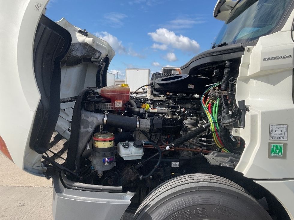 Day Cab Tractor-Heavy Duty Tractors-Freightliner-2019-T12664ST-Allen Park-MI-989,567\n\t\tmiles-$ 22,750 - Image 16