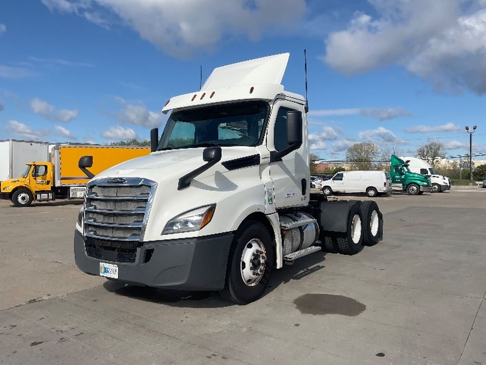 Day Cab Tractor-Heavy Duty Tractors-Freightliner-2019-T12664ST-Allen Park-MI-989,567\n\t\tmiles-$ 22,750 - Image 3