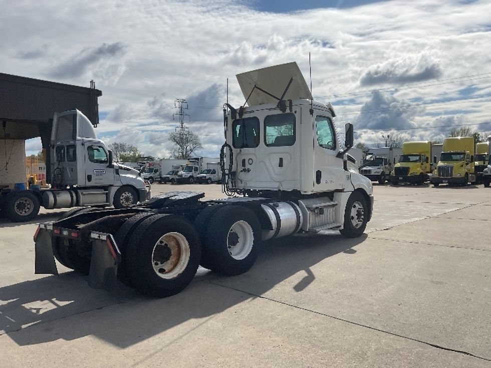 Day Cab Tractor-Heavy Duty Tractors-Freightliner-2019-T12664ST-Allen Park-MI-989,567\n\t\tmiles-$ 22,750 - Image 7