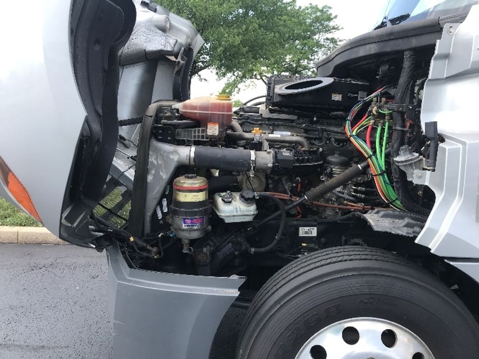 Day Cab Tractor-Heavy Duty Tractors-Freightliner-2019-T12664ST-Allentown-PA-350,360\n\t\tmiles-$ 53,750 - Image 16