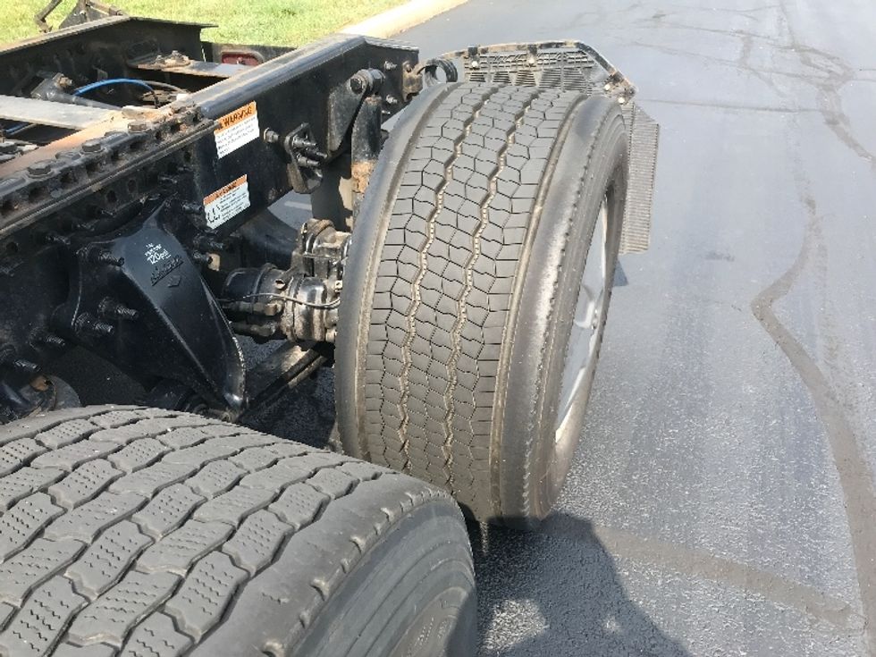 Day Cab Tractor-Heavy Duty Tractors-Freightliner-2019-T12664ST-Allentown-PA-350,360\n\t\tmiles-$ 53,750 - Image 17