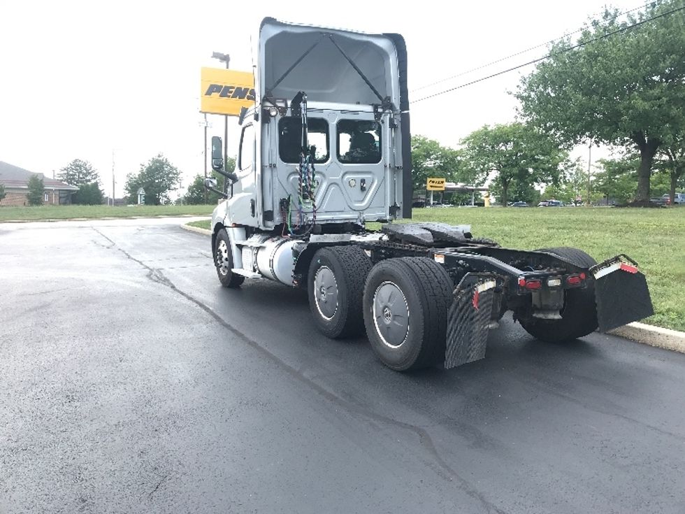 Day Cab Tractor-Heavy Duty Tractors-Freightliner-2019-T12664ST-Allentown-PA-350,360\n\t\tmiles-$ 53,750 - Image 5