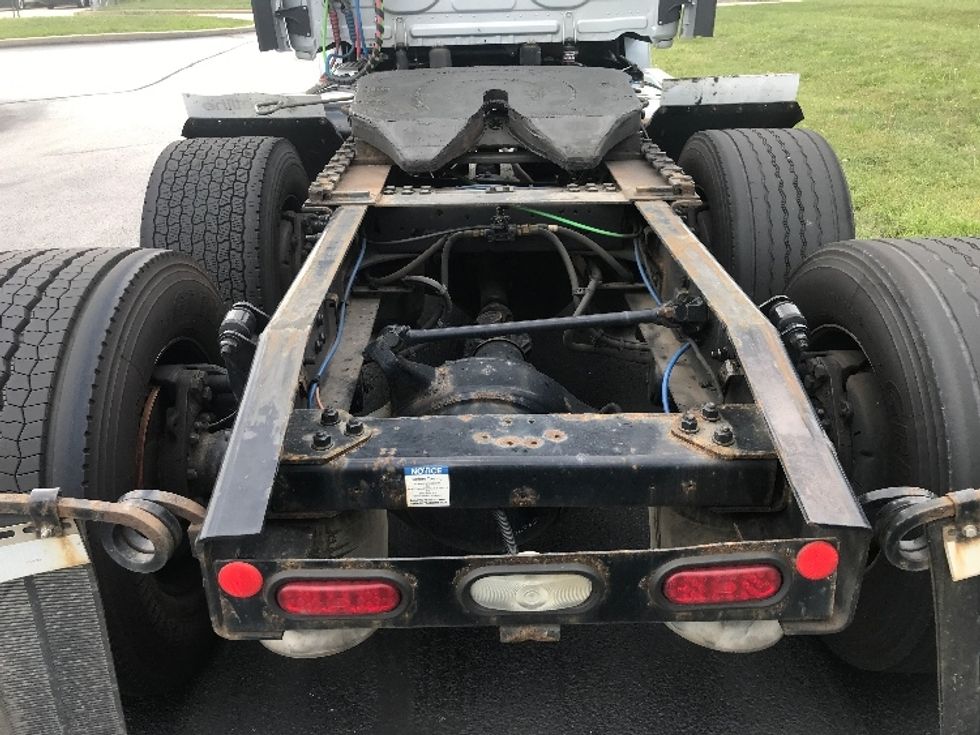 Day Cab Tractor-Heavy Duty Tractors-Freightliner-2019-T12664ST-Allentown-PA-350,360\n\t\tmiles-$ 53,750 - Image 6